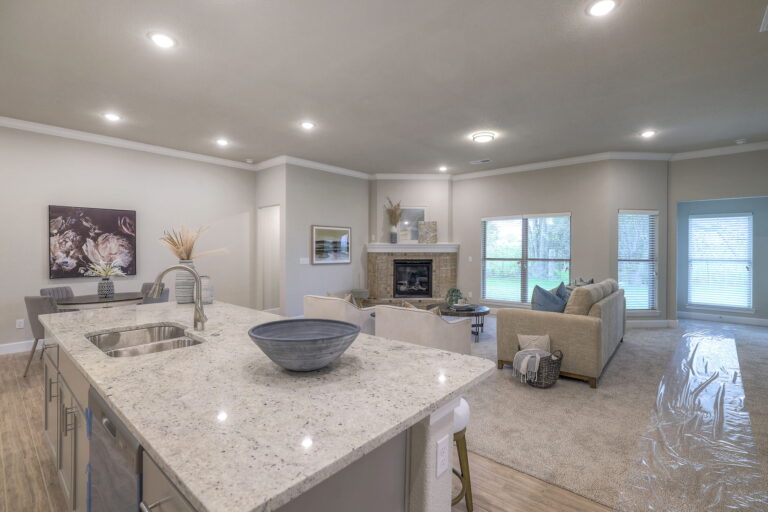 Tracy 31 Web Or Mls Arise 24315 W 76th St. Shawnee, Ks 31 (13)