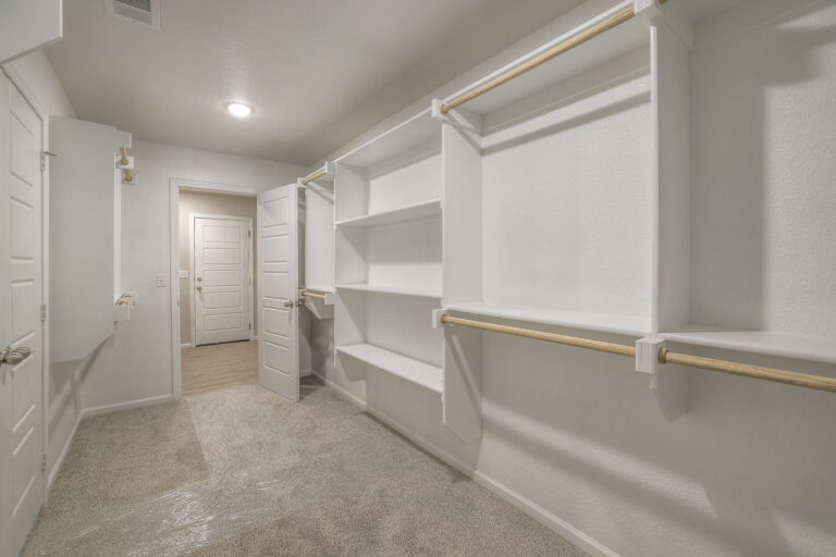 Tracy 31 Web Or Mls Arise 24315 W 76th St. Shawnee, Ks 31 (24)