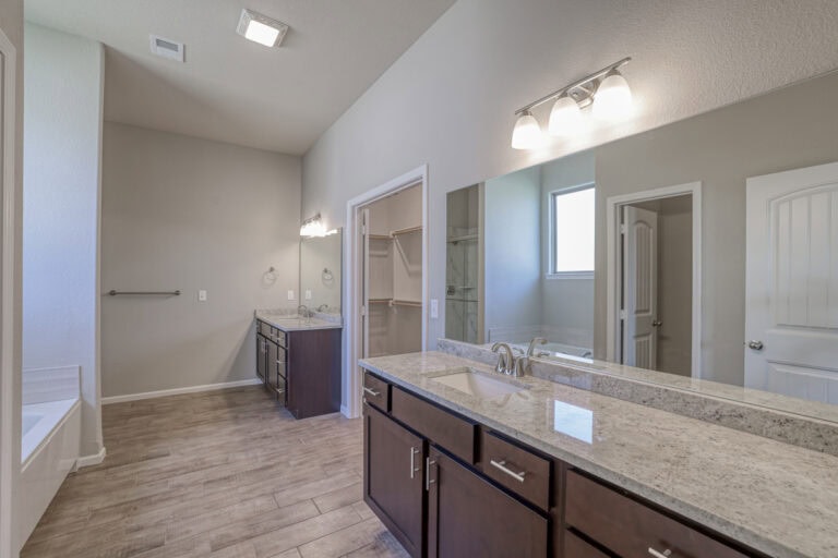 Heidi Christinaking 7524belmontdr (28)