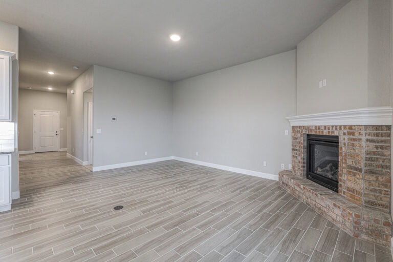 Angie Arisehomes 7550apachedr (4)