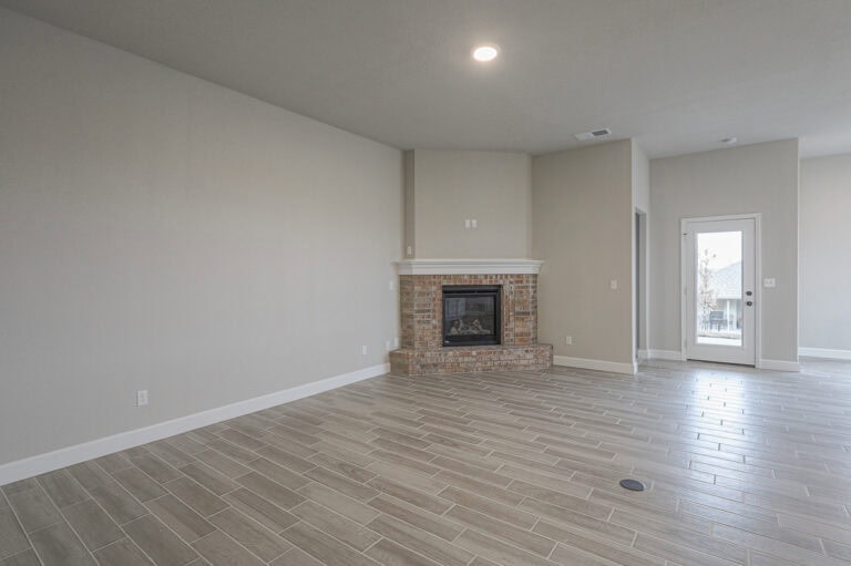 Angie Arisehomes 7550apachedr (11)