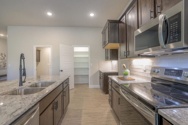 Liliana 36 Web Or Mls Arise Homes 7513 Mccormick Dr. Shawnee, Ks 36 (36)