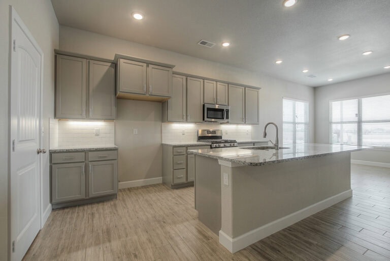 Joanna Arisehomes 24515w76thst,shawnee,ks66227 39 (26)