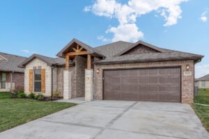 Christine Arisehomes7552belmontdrshawneeks66227 3 (8)