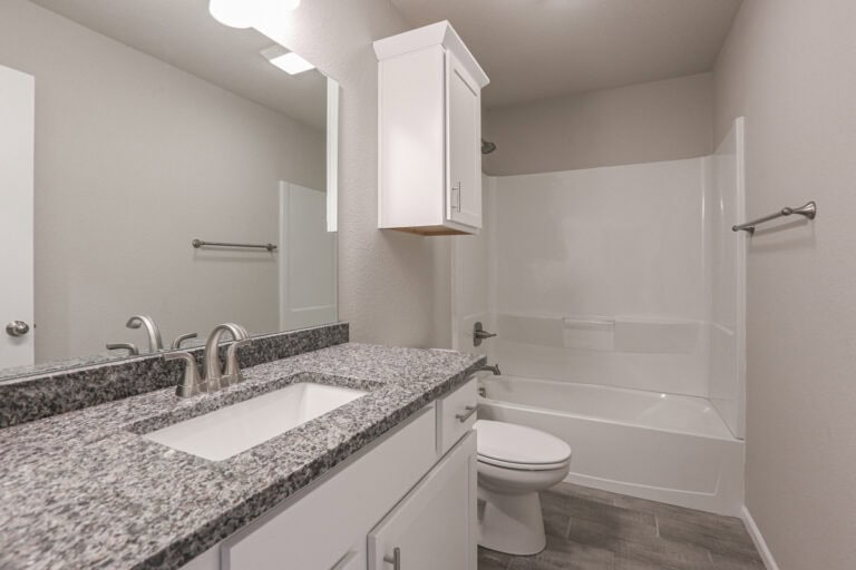 Christine Arisehomes7552belmontdrshawneeks66227 38 (1)