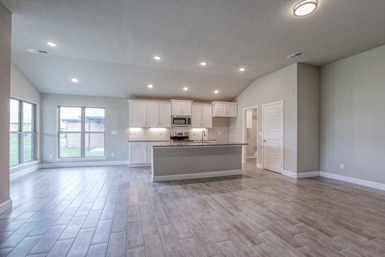 Christine Arisehomes7552belmontdrshawneeks66227 38 (4)