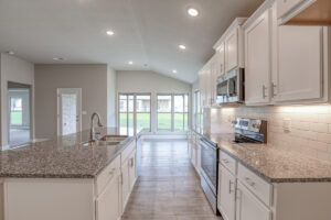 Christine Arisehomes7552belmontdrshawneeks66227 38 (9)
