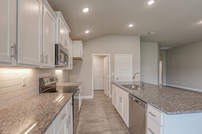 Christine Arisehomes7552belmontdrshawneeks66227 38 (12)