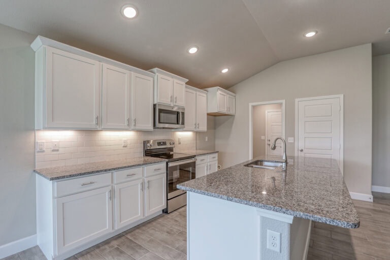 Christine Arisehomes7552belmontdrshawneeks66227 38 (13)