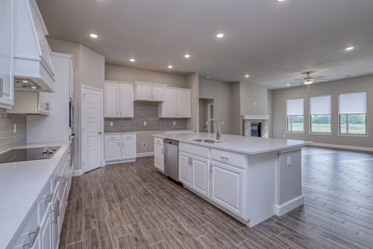 Sara Ann Arisehomes 7529apachedr (11)