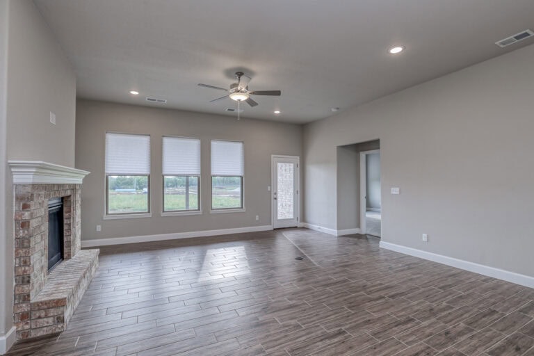 Sara Ann Arisehomes 7529apachedr (20)