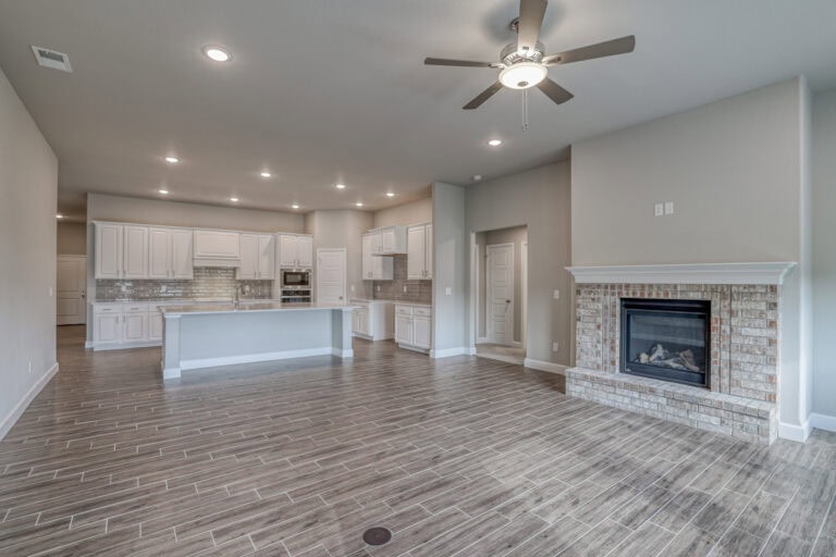 Sara Ann Arisehomes 7529apachedr (21)